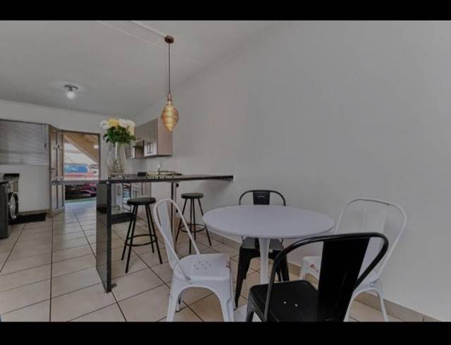 3 BEDROOM PROPERTY TO RENT IN LONEHILL